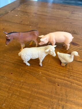 Lot of plastic farm animals as is